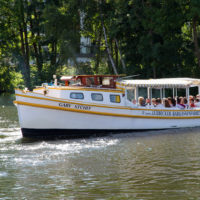Stadtrundfahrt auf dem Wasser mit den historischen Barkassen